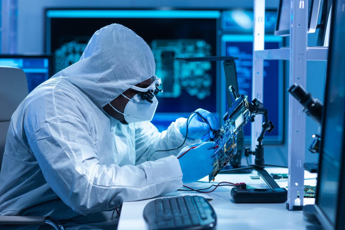 Inside the Lucent Sciences research lab